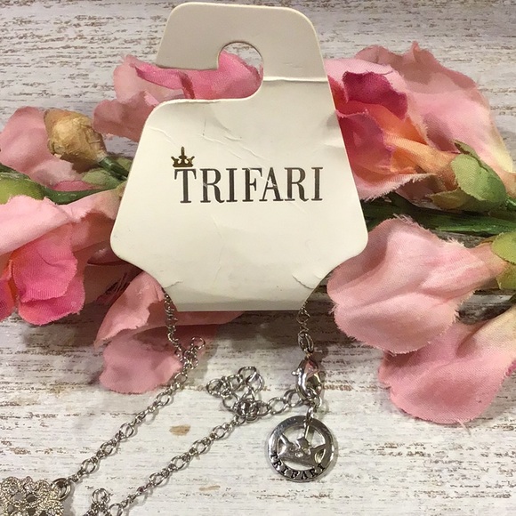 🌷[2/$50.00🌷Trifari Necklace - Picture 4 of 5
